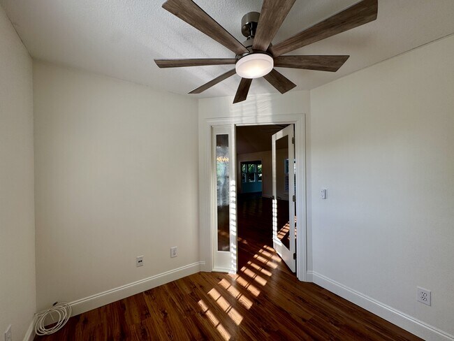 Building Photo - 220 Konawa Ln