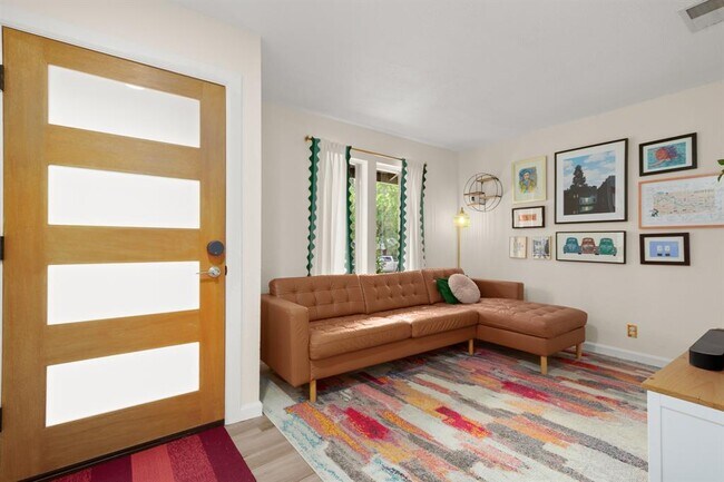Building Photo - 5212 Provencial Dr