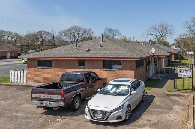 Building Photo - 5605 Cavalcade St