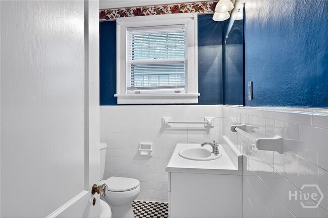 Building Photo - 417 E 49th St
