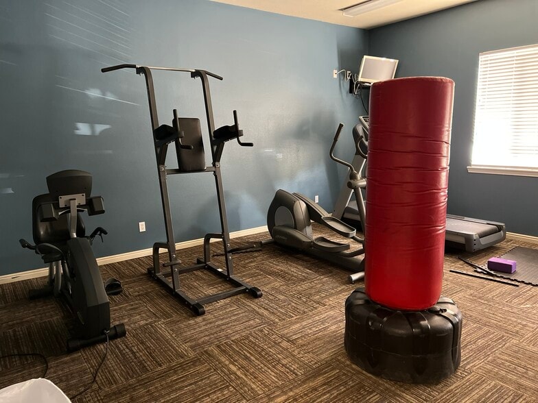 Building Photo - 956 W 580 S