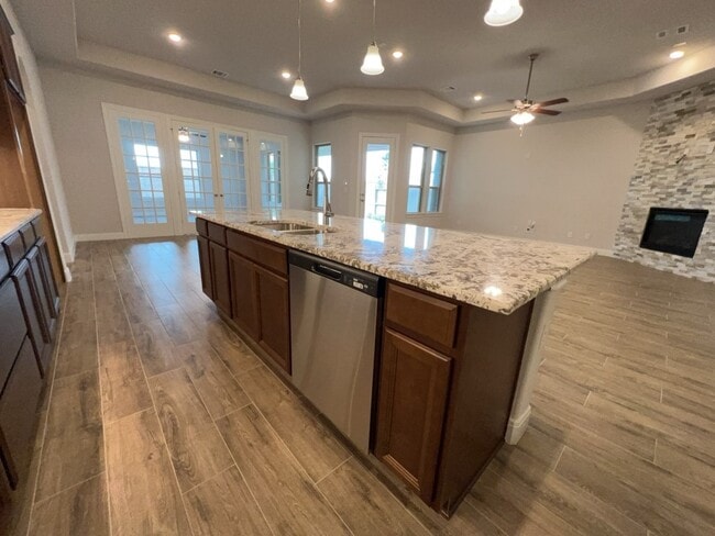 Building Photo - 5714 Caracara St