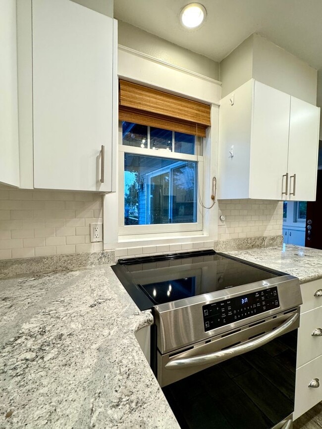 Building Photo - So close to the water you can hear the ferry announcements....oh and the sunrise is spectacular