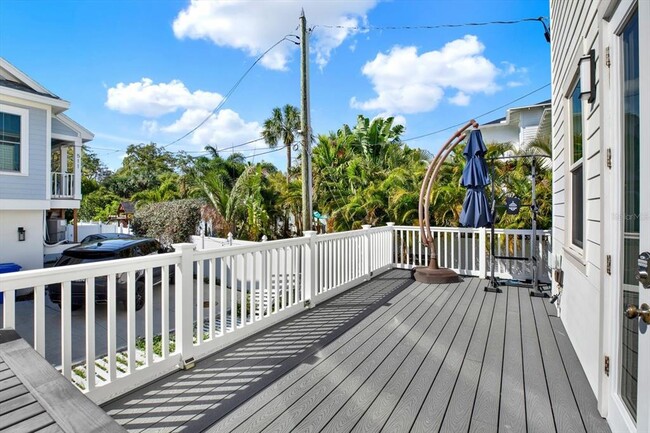 Building Photo - 1299 5th St S