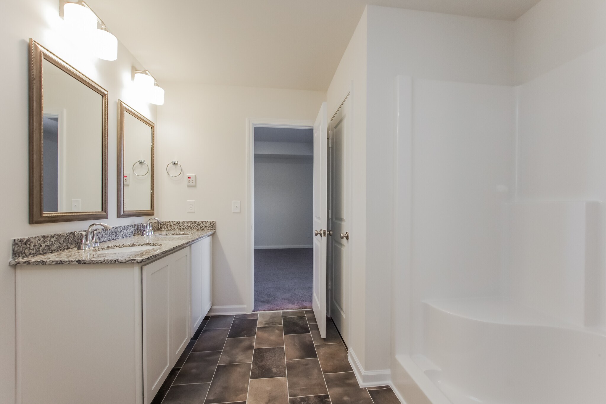 Building Photo - 165 King Buck Dr