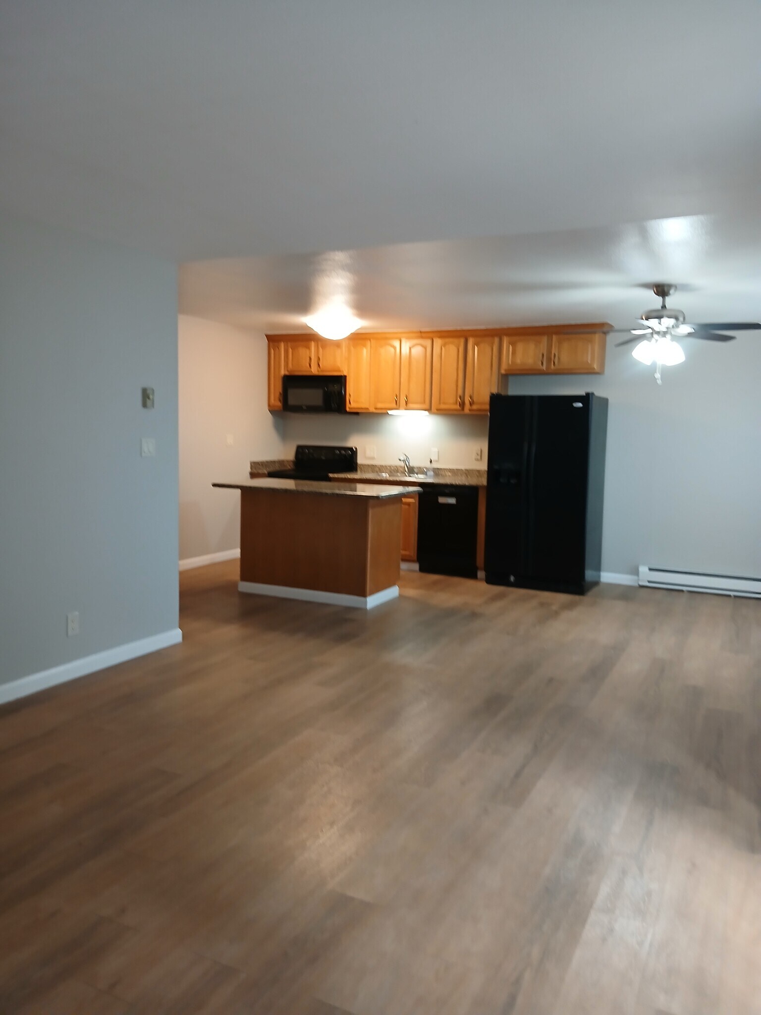 Building Photo - 1036 Oak Grove Rd