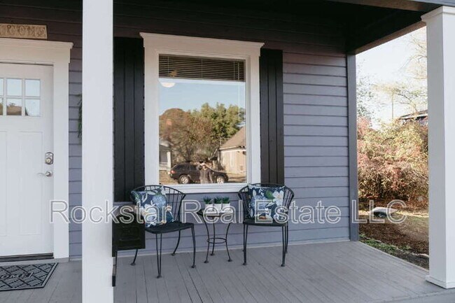 Building Photo - 1307 W Cleveland Ave