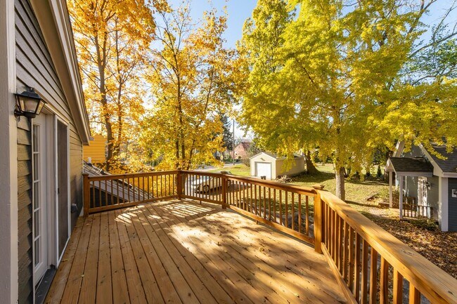 Building Photo - 270 S Center St