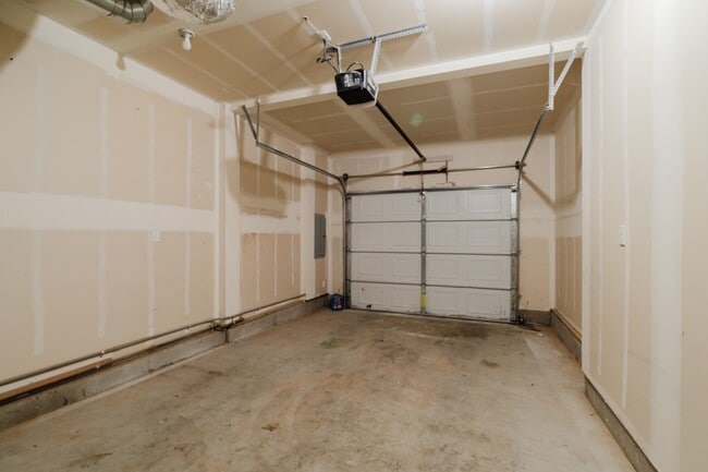 Building Photo - 2805 Alyssa Ct SE