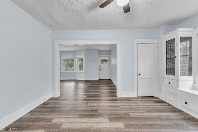 Building Photo - 3209 W 92nd St