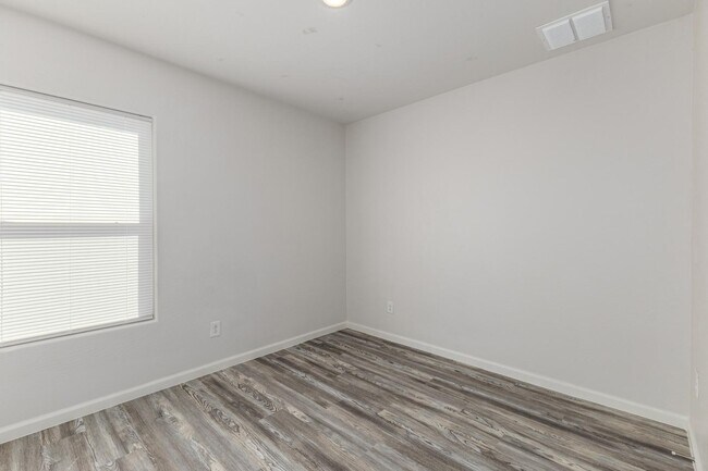 Building Photo - 14514 S Vera Cruz Rd