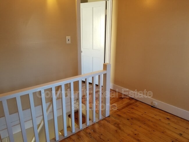 Building Photo - 11 Cottage St