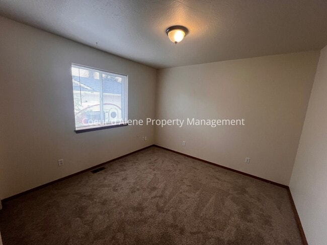 Building Photo - 3290 N 11th St