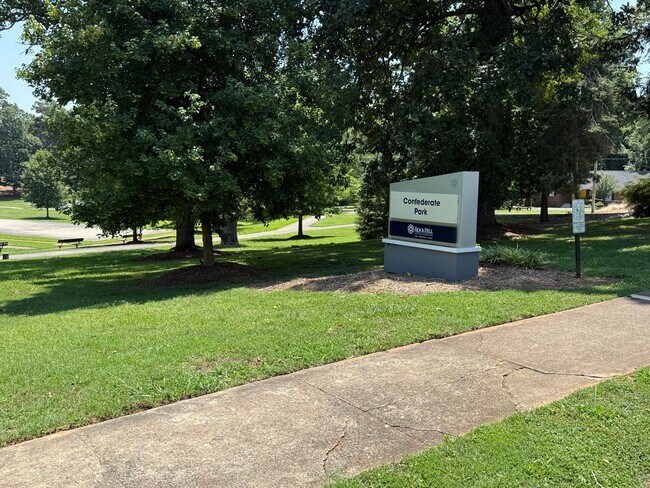 Building Photo - 411 N Confederate Ave