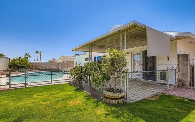 Building Photo - A fantastic  single-story home with a priv...