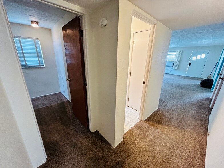 Hallway to utility room - 3131 Hassler St