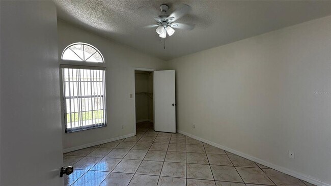 Building Photo - 2415 Harbor Town Dr
