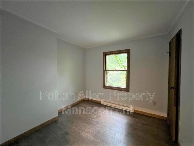 Building Photo - 142 Beaverdam Rd