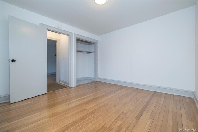 Building Photo - 21 Twin Lawns Ave