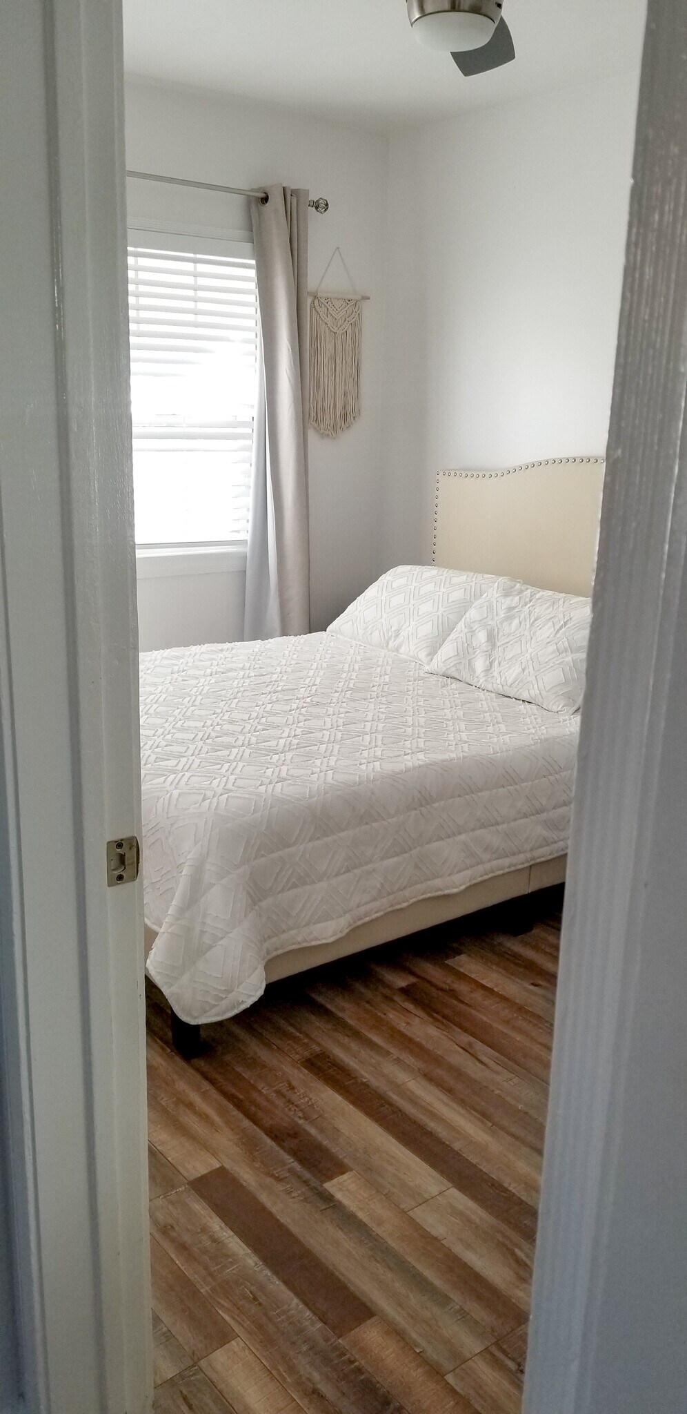 Bedroom 1 from Hallway - 2823 W Vernon Ave
