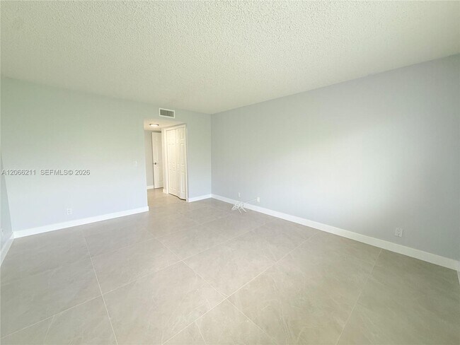 Building Photo - 16511 Blatt Blvd