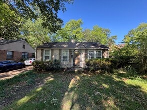 Building Photo - 581 Watson St