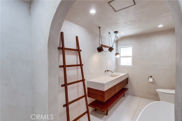 Building Photo - 5528 Voletta Pl