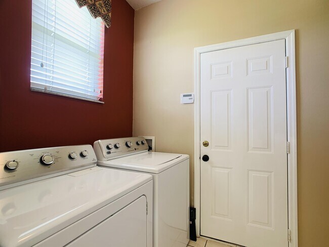 Building Photo - 3111 Pebble Ct