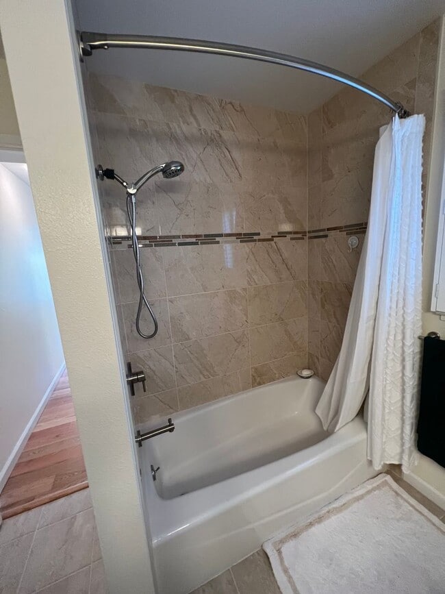 Building Photo - 2740 Ptarmigan Dr