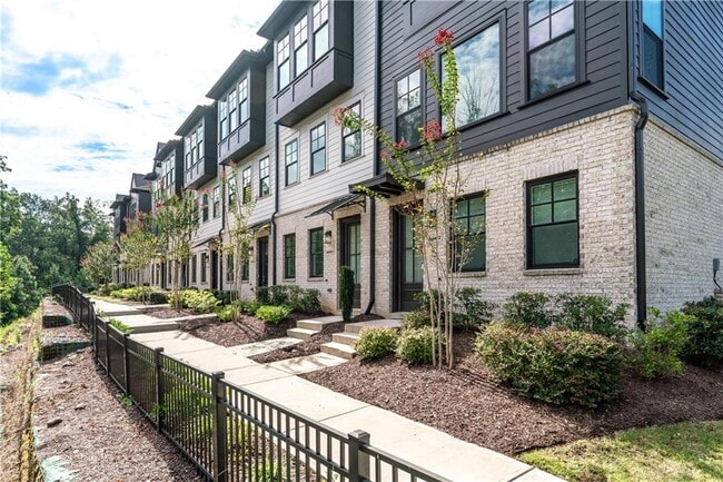 Building Photo - 6605 Beacon Dr