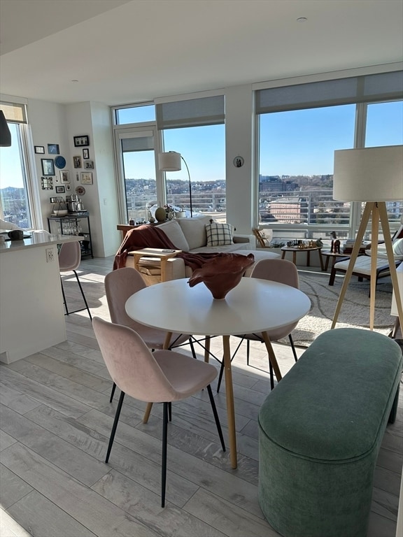 Building Photo - 125 Guest St