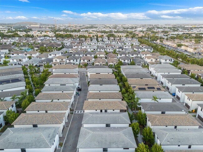 Building Photo - 4363 NW 81st Ave