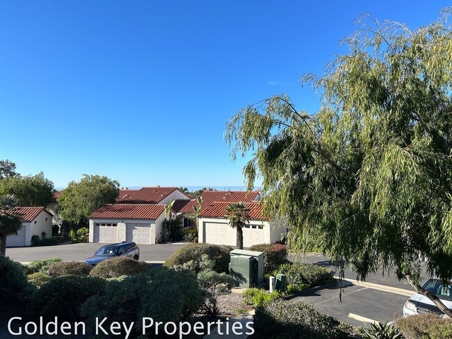 Building Photo - Welcome to this charming 2-bedroom, 2-bathroom downstairs end unit in Alta Mira in Carlsbad!!