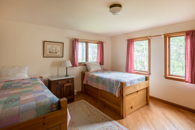 Building Photo - 35 Parsons Beach Rd