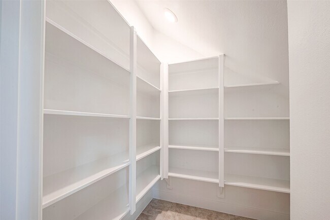 Building Photo - 21711 Emerton Cres Wy