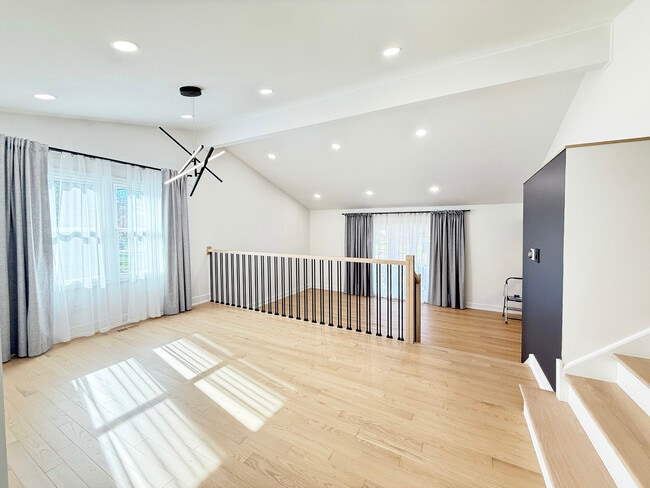 Building Photo - 3103 N Wilshire Ln