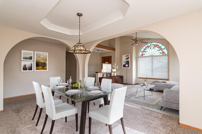 Building Photo - 1001 Crescent Bend