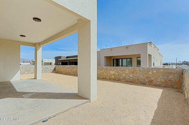 Building Photo - 962 Keenland Ave