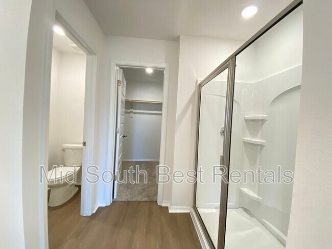 Building Photo - 36 Kelton Ln