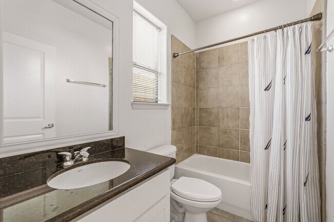 Building Photo - 2816 Rusk St