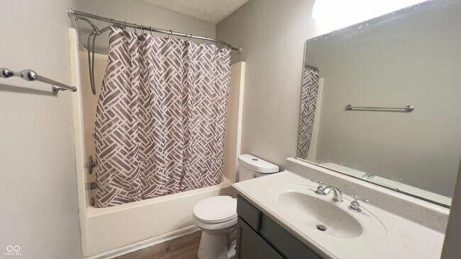 Building Photo - 5363 Fishlake Dr
