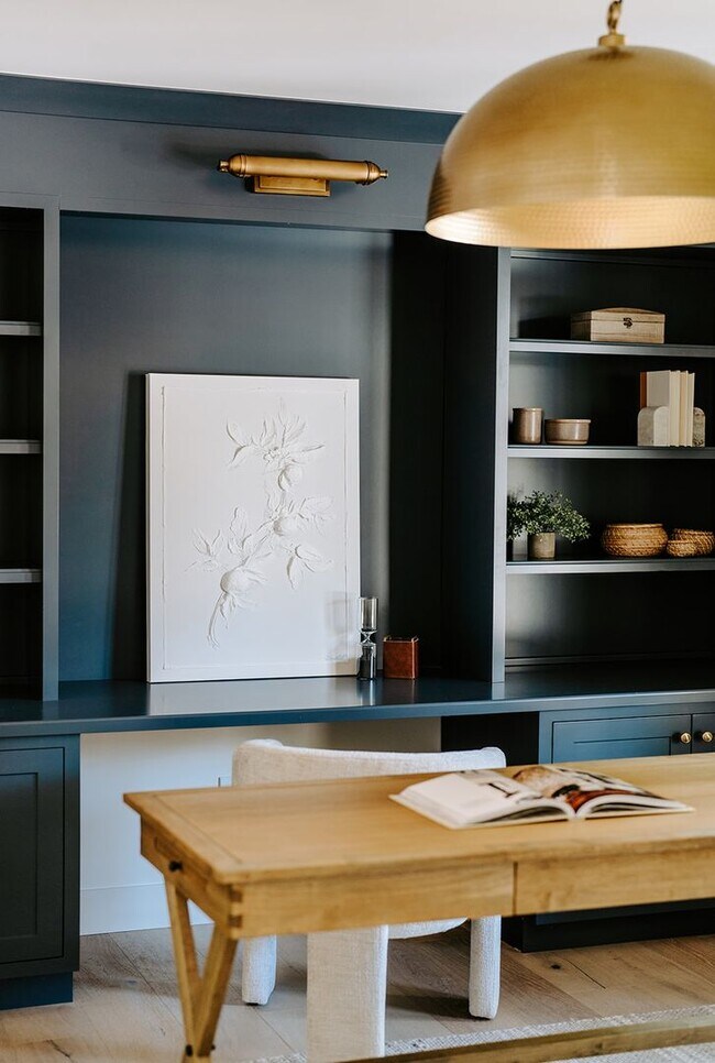 Building Photo - Custom Remodeled 4bd/4ba House in Greenwoo...