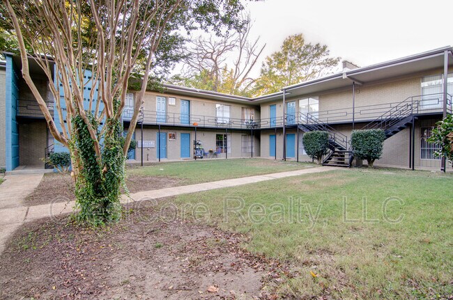 Building Photo - 21 Diana St