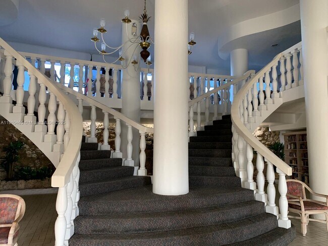 Building Photo - 710 N Ocean Blvd