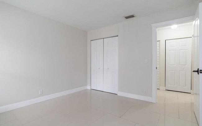Building Photo - 3129 Millwood Terrace