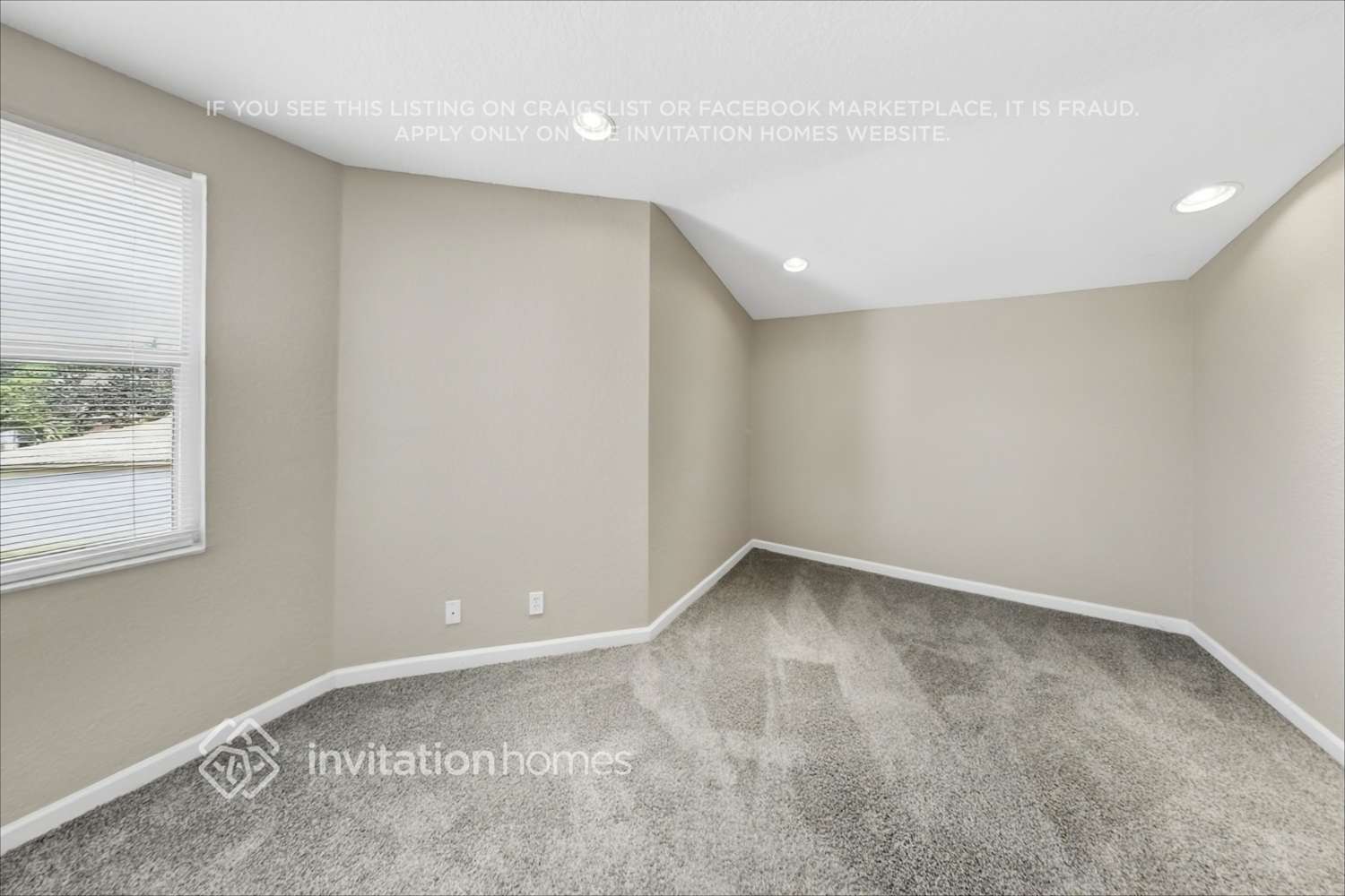 Building Photo - 10658 Pelican Dr