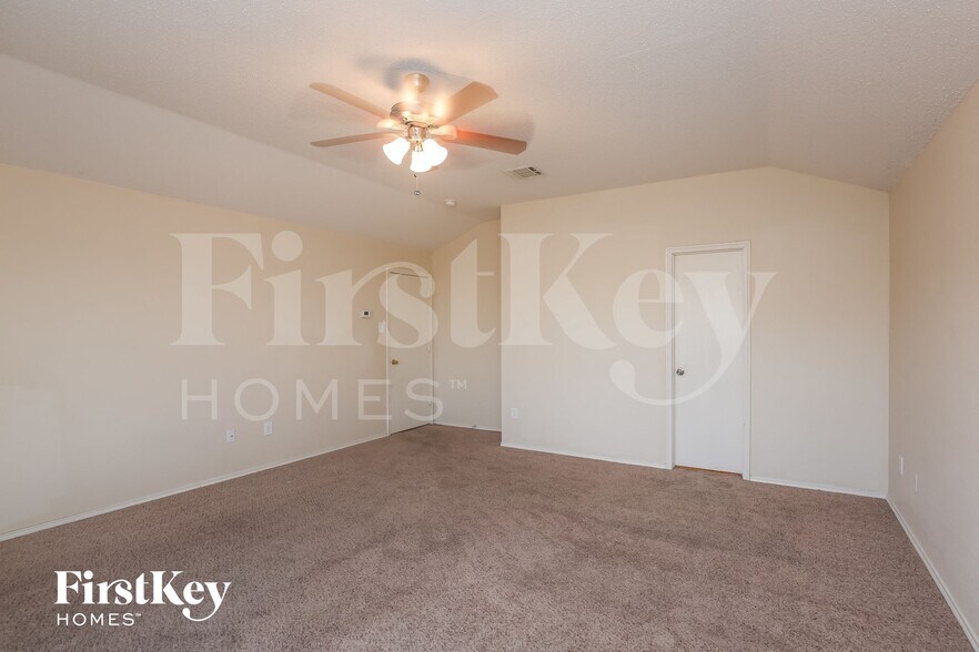 Building Photo - 2900 Ocean Dr