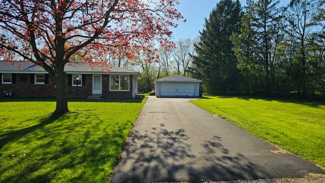 Building Photo - 499 Adeline Dr