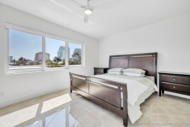 Building Photo - 720 Bayshore Dr