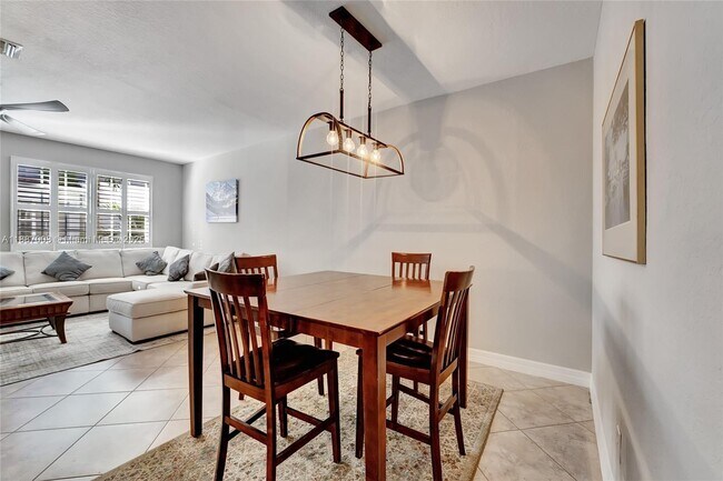 Building Photo - 290 NE 5th Ave